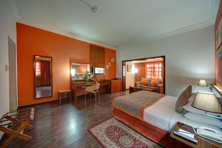 Ascot Hotel