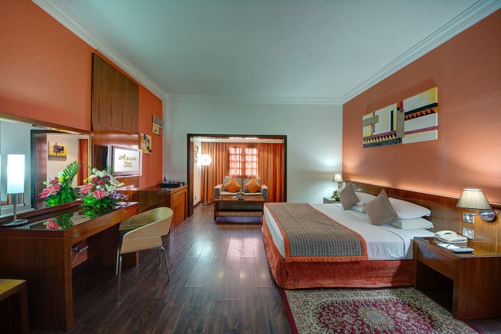 Ascot Hotel