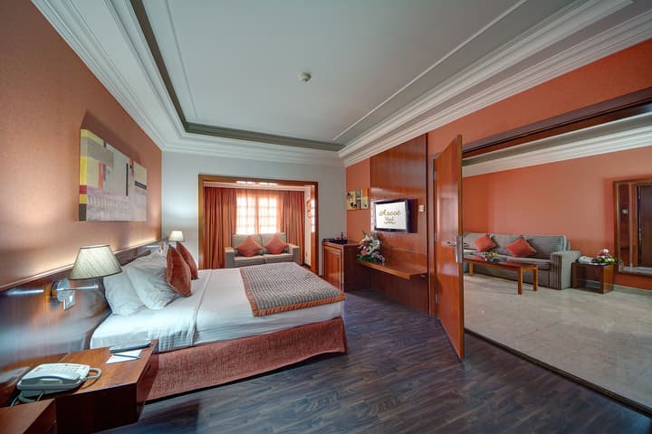Ascot Hotel