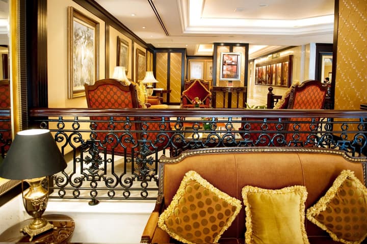 Ascot Hotel