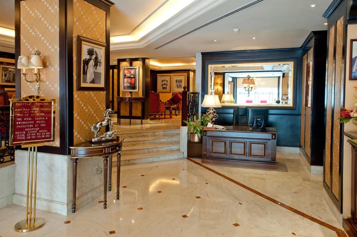 Ascot Hotel