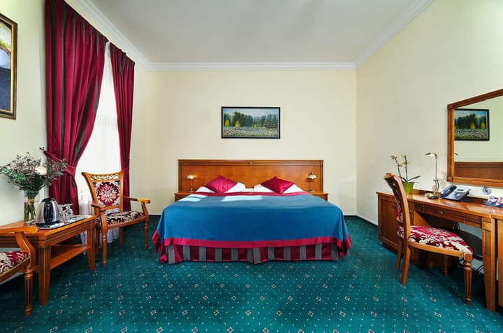 Green Garden Hotel