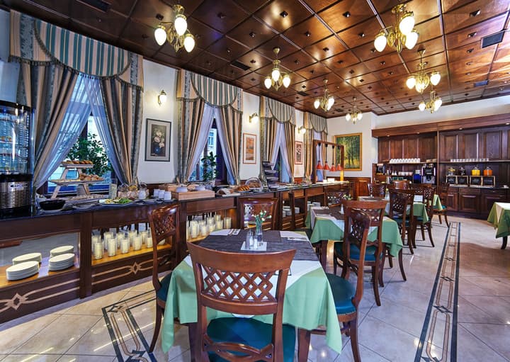 Green Garden Hotel