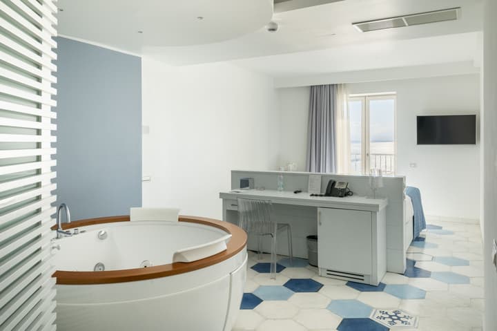 Lloyd's Baia Hotel