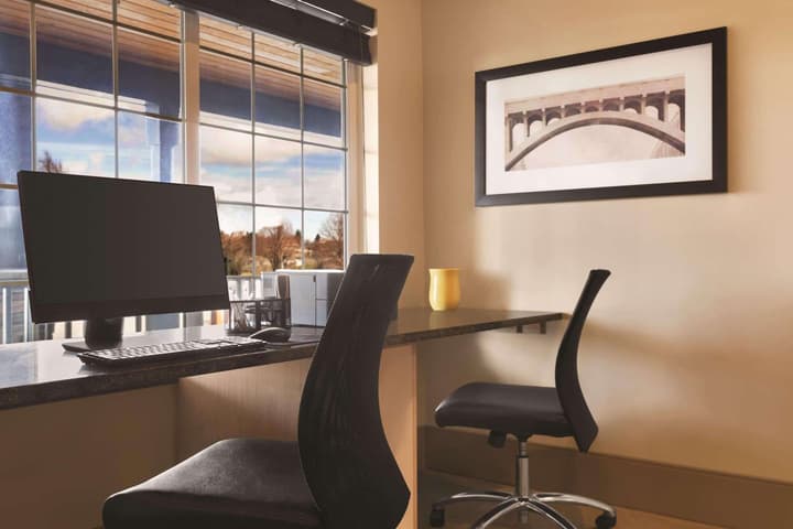 Country Inn & Suites by Radisson, Billings, MT
