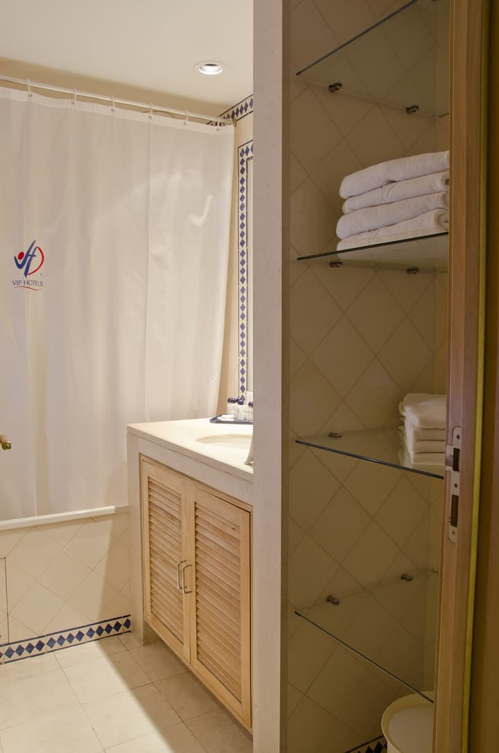 VIP Executive Eden Aparthotel