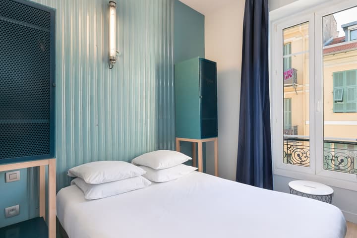 Hostel Ozz Nice