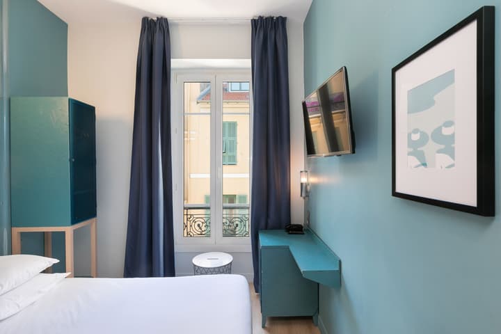 Hostel Ozz Nice