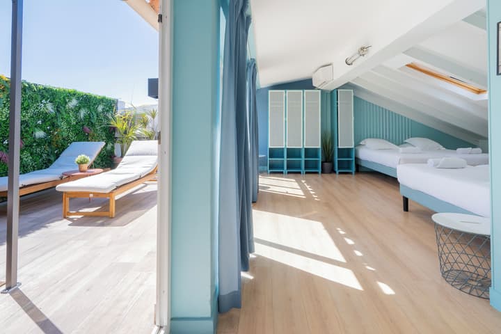 Hostel Ozz Nice