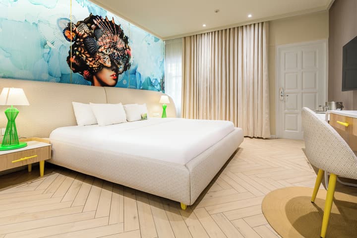 Trupial Hotel & Casino