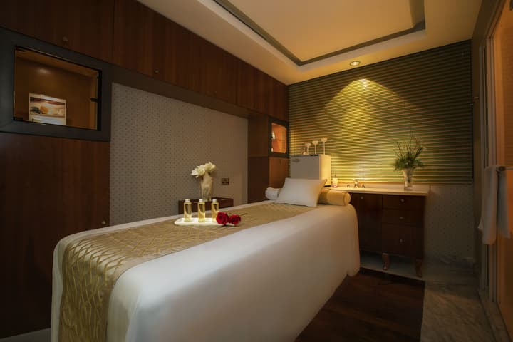 The Ritz-Carlton, Bahrain