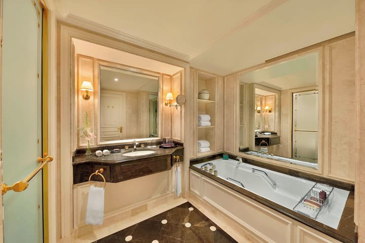 The Ritz-Carlton, Bahrain