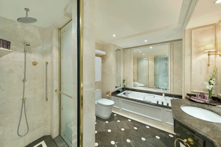 The Ritz-Carlton, Bahrain