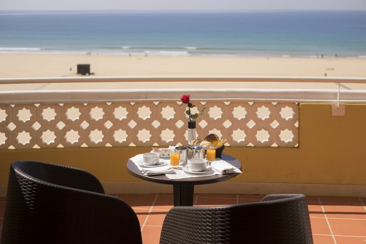 AP Oriental Beach - Adults Friendly