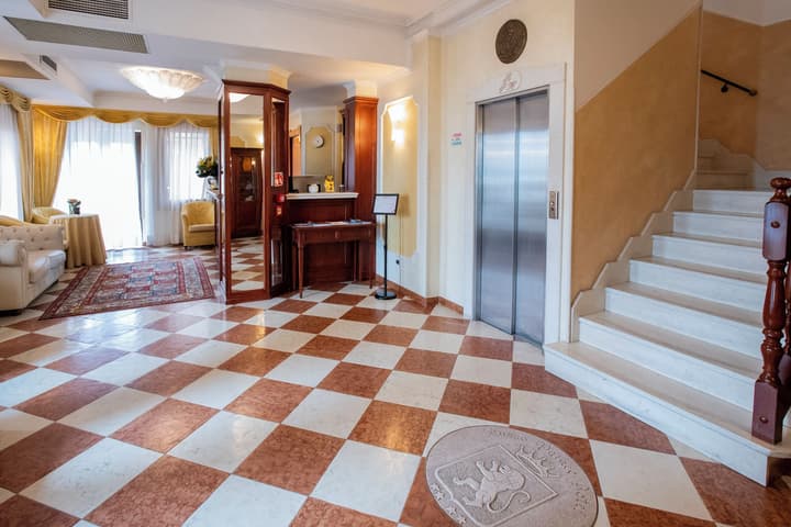 Russo Palace Hotel