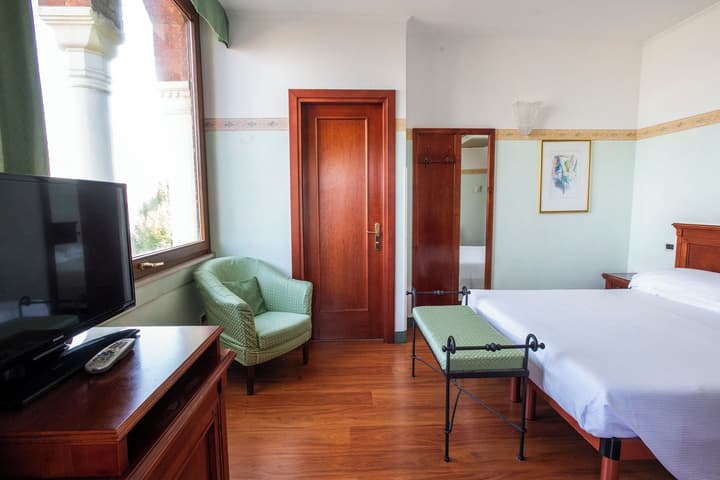 Russo Palace Hotel