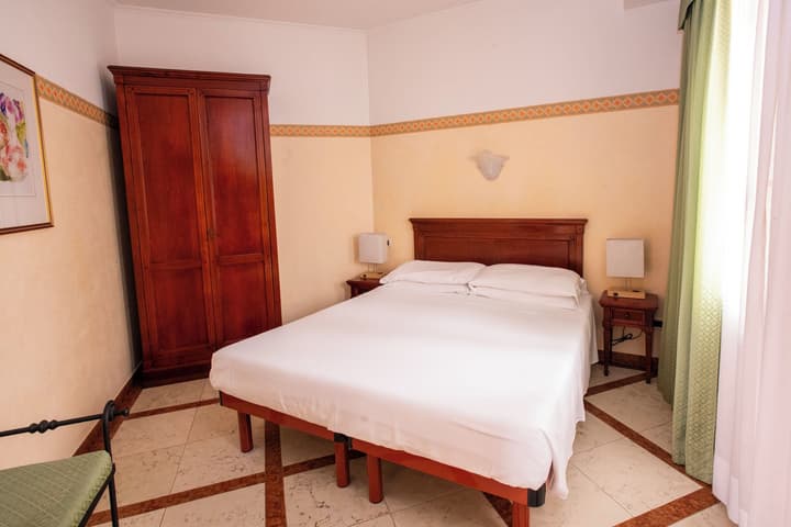 Russo Palace Hotel