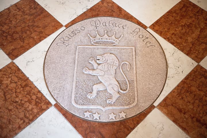 Russo Palace Hotel