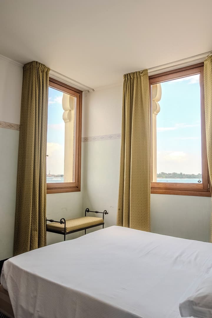 Russo Palace Hotel