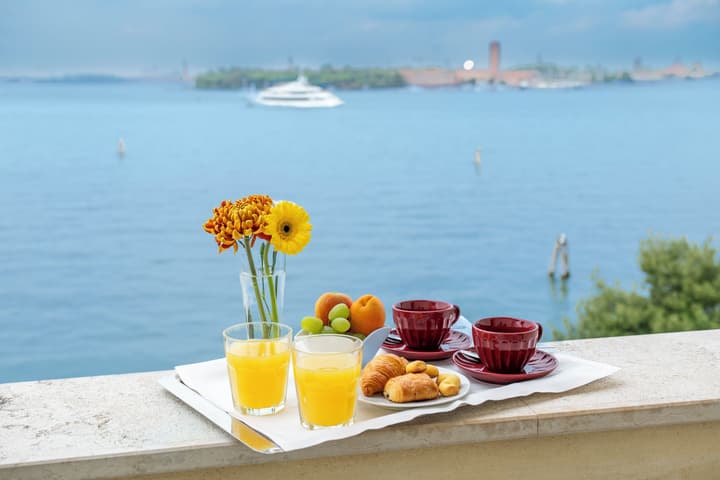 Russo Palace Hotel