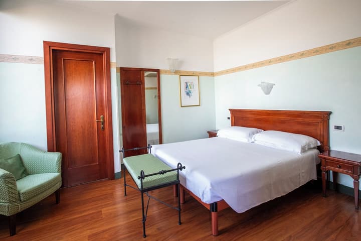 Russo Palace Hotel
