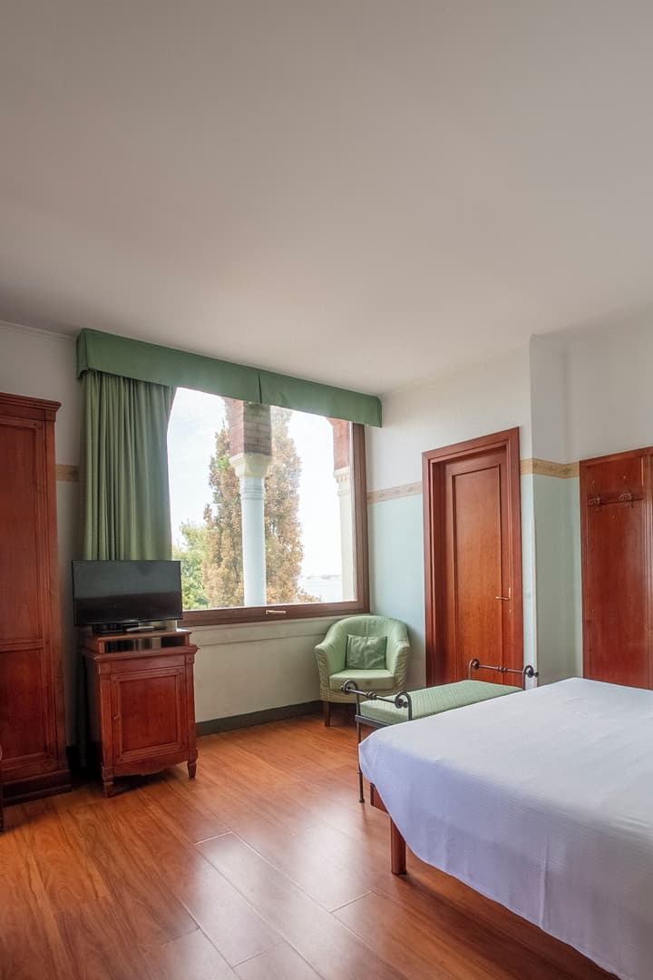 Russo Palace Hotel