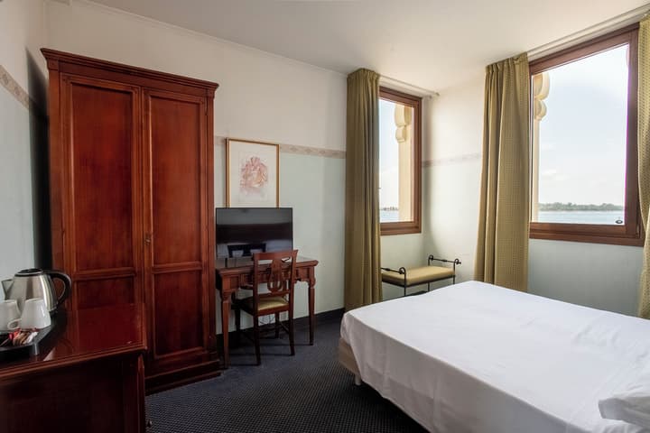 Russo Palace Hotel