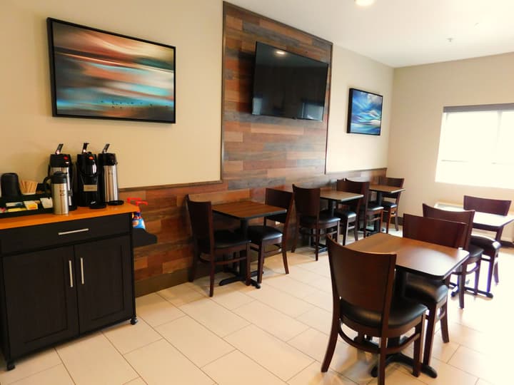 Island Suites