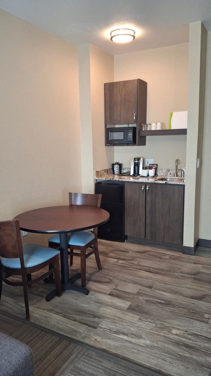 Island Suites