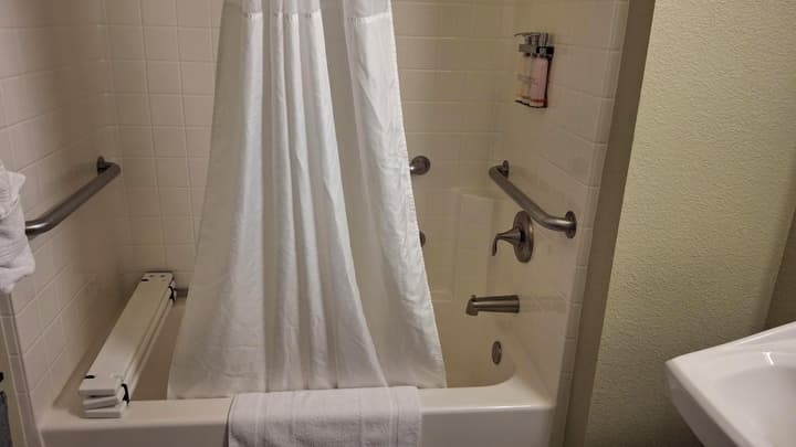 Island Suites