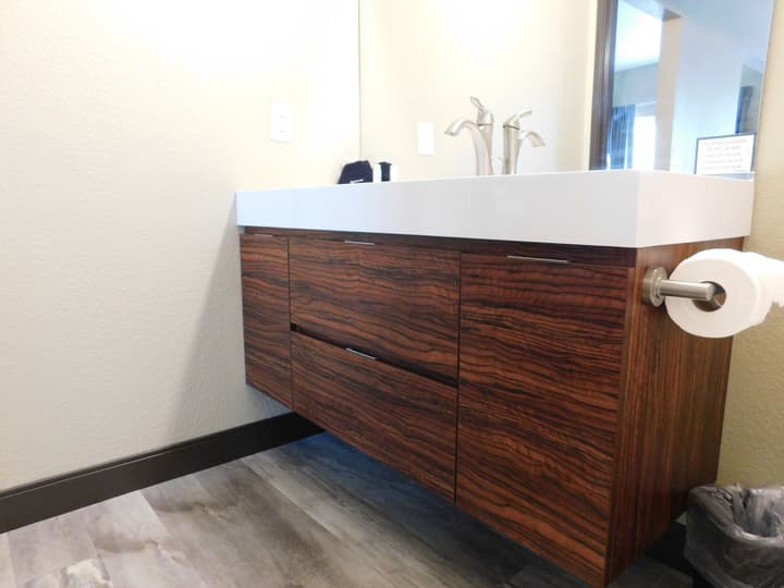 Island Suites