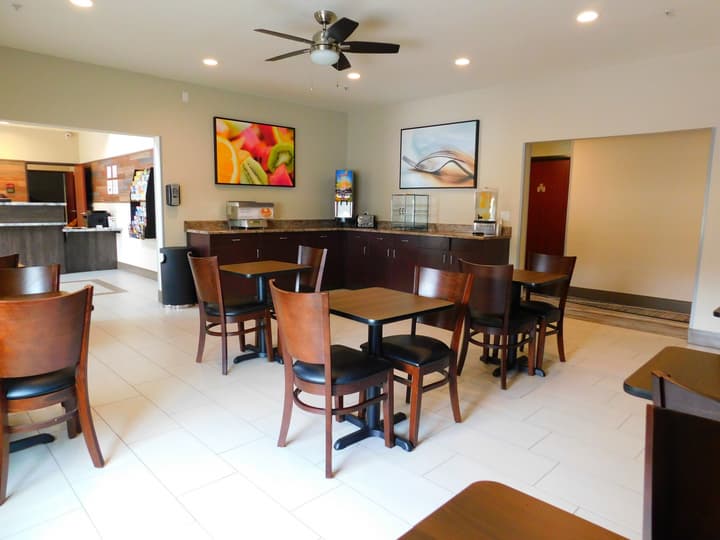 Island Suites