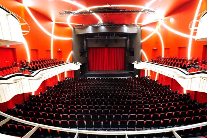 Hotel Deutsches Theater Downtown