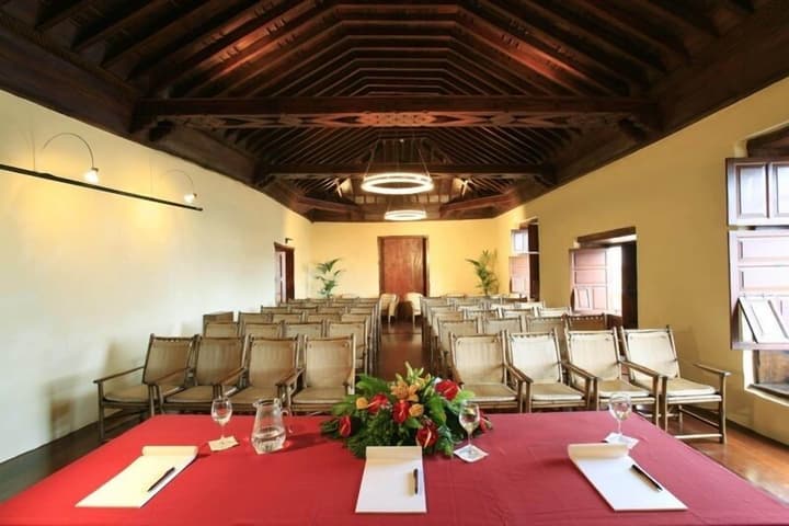 Hotel LIVVO La Quinta Roja