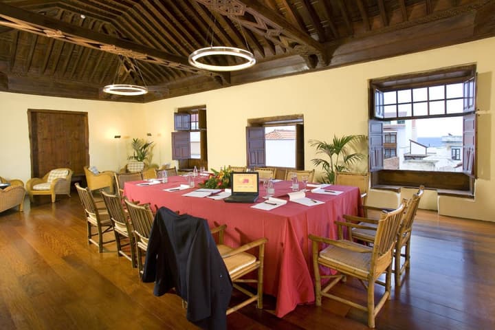Hotel LIVVO La Quinta Roja