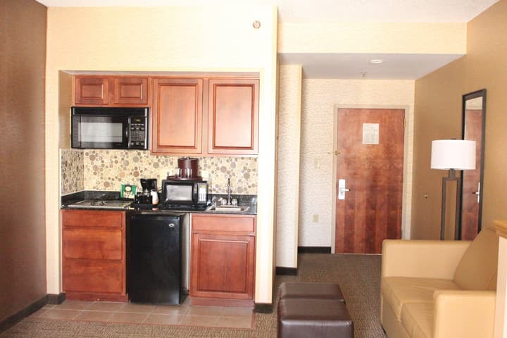 Quality Suites NYC Gateway