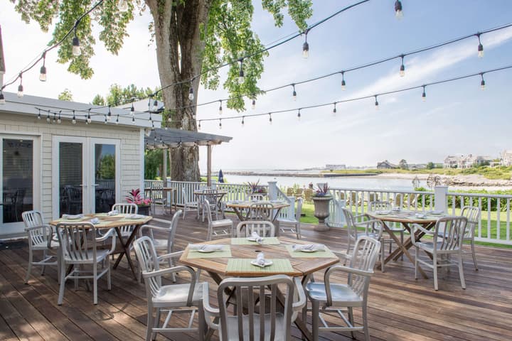 Breakwater Inn