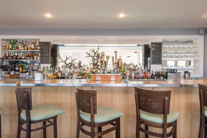 Breakwater Inn