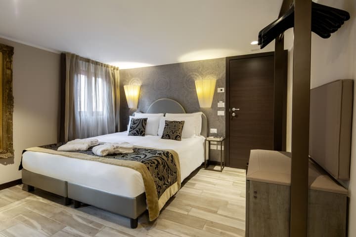 Alle Guglie Boutique Hotel