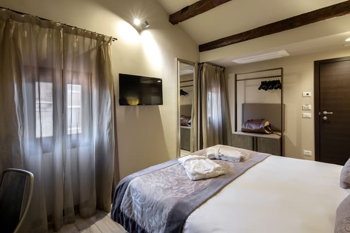 Alle Guglie Boutique Hotel
