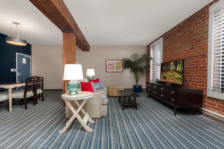 Argonaut Hotel