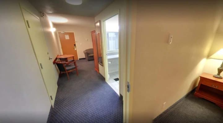Days Inn & Suites by Wyndham Niagara Falls Centre St. By the Falls