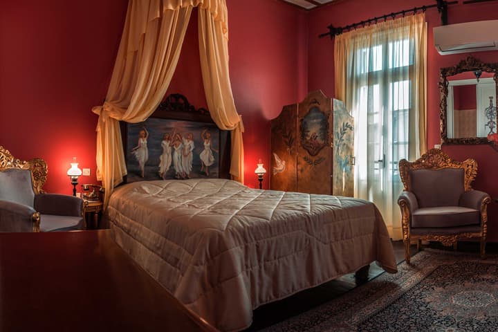Ilion Hotel Suites