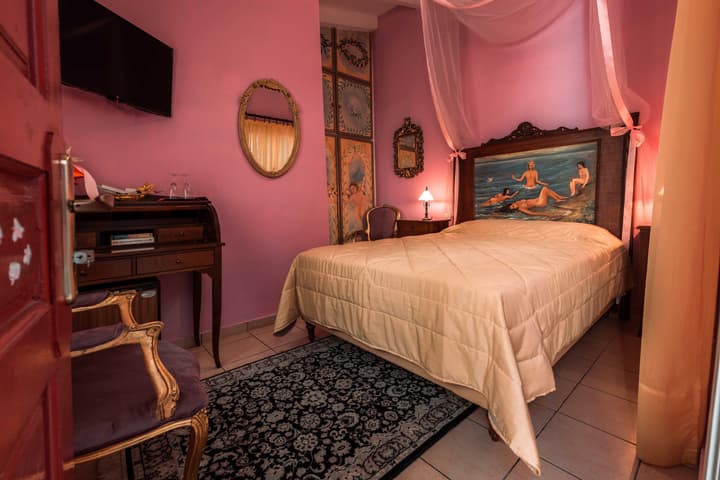 Ilion Hotel Suites