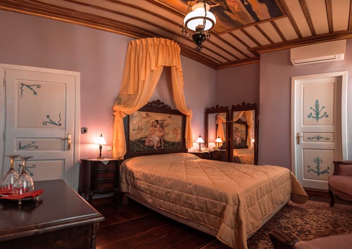 Ilion Hotel Suites