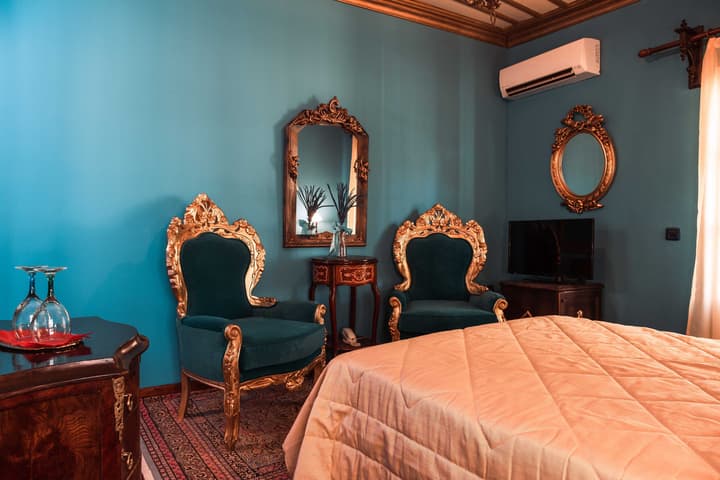 Ilion Hotel Suites