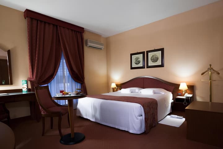 Massimo Plaza Hotel