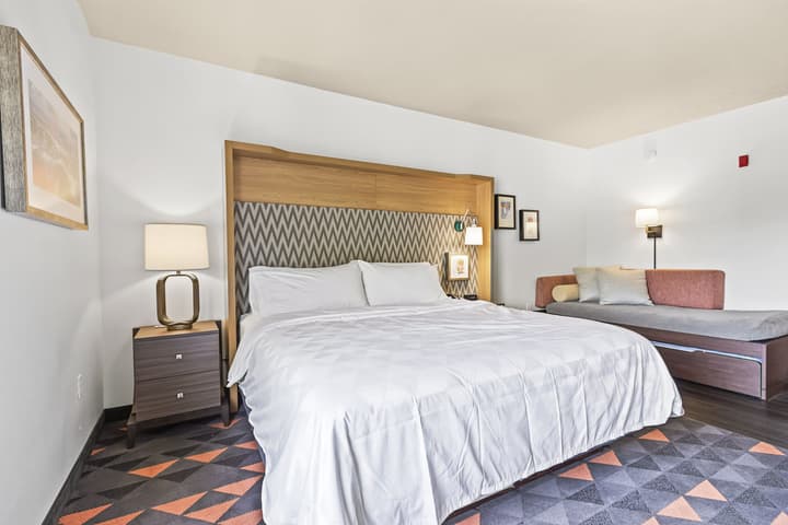 Holiday Inn St. Petersburg West by IHG