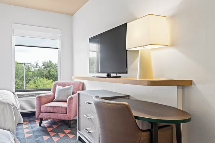 Holiday Inn St. Petersburg West by IHG