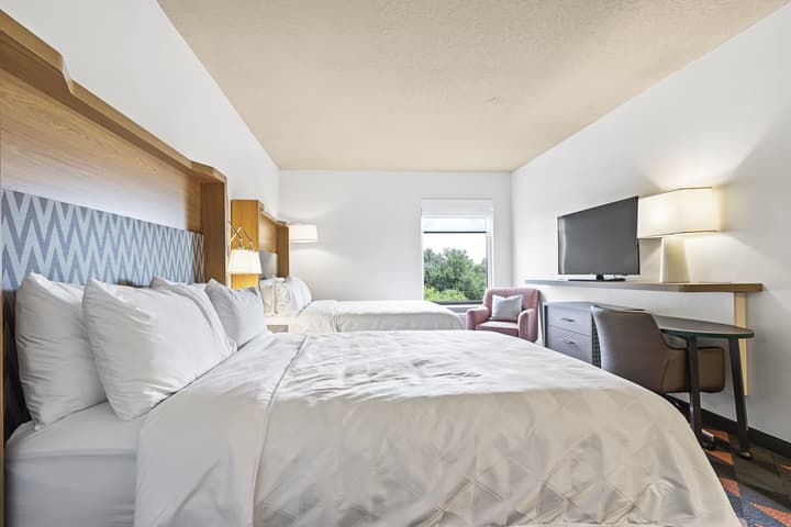Holiday Inn St. Petersburg West by IHG